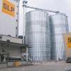 Die neuen Getreidesilos der Firma SLP im Würzburger Hafen.