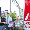 Poppenhausen (jm/kay)   Jetzt gibt es auch in Poppenhausen ein Servicecenter des Auto Clubs Europa (ACE). Die Kfz-Werkstatt Stephan bietet künftig ein Plus an Serviceleistungen in Folge der Kooperation mit dem ACE an: Urlaubs-Check, Winterreifen-Montage, Klimaanlage-Prüfung oder auch Herbstlichttests. ACE-Mitglieder können einen kostenlosen Fahrzeugcheck in Anspruch nehmen. Von links: Gerhard Schöbel (stellvertretender Kreisvorsitzender ACE), Peter Stephan, Markus Eberlein (Bezirksbeauftragter Nordbayern), Joachim Fiedler (Kreisvorsitzender ACE).