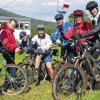 Gerhard Lindner (Zweiter von links) in einer Runde von Rhöner Bikern, die am Eröffnungstag im Juni 2004 den Singletrail testeten.