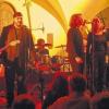 Münnerstadt (iwi)   Backbeat spielt am Sonntag, 31. August, Einlass 16.30 Uhr, im Garten des Deutschherrnkellers in Münnerstadt, bei schlechtem Wetter im Keller. Speziell für diesen Abend erweitert die Band neben den Höhepunkten von Joe Cocker ihr Programm mit bekannten Songs aus R&B, Rock und Soul. Die neunköpfige Band besteht aus Sebastian Bach (Gesang), Frank Engelmann (Gitarre), Andreas Mühlfeld (Bass), Sebastian Landsleitner (Schlagzeug), Christian Zimmermann (Orgel), Michael Steinbach (Piano), Kathrin Wojtzyk, Meike Fauser und Katharina Griebel (Backbeat-Background-Babes).