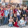 Bad Königshofen (reg)   Innerhalb des Ferienprogramms der Stadt hatte der Schachclub Bad Königshofen zu einer vergnüglichen und kurzweiligen Fahrt ins Tucherland eingeladen, wo auf die 42 teilnehmenden Kinder viele Spielmöglichkeiten drinnen und draußen warteten. Zunächst ging es per Bus zum Tucherland Ferien-Club in Nürnberg gemeinsam mit Martina Müller und mehreren Betreuern des Schachclubs. Vieles was so richtig Spaß macht, konnten die Kinder dort ausprobieren, von Rutschen über Kletterwände, bis zu Elektroautos, einem Hochseilparcours und vielen abenteuerlichen Dingen mehr. Da das Wetter recht  gut mitspielte, konnten einige der Kinder auch ihre Badesachen anziehen und draußen auf dem kleinen See paddeln. Am Ende des anstrengenden, aber schönen Spieltages, wurde noch ein Gruppenfoto gemacht, dann fuhr der Bus alle wieder nach Hause, wo die Eltern ihre Kinder an der Tuchbleiche in Empfang nehmen konnten.