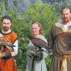 Zell (fru)   Eulen, Bussarde, Adler, Falken können Groß und Klein beim Ferienprogramm der Gemeinde „Greifvögel hautnah erleben“. Die Raubvögel sind am Samstag, 13. September, von 11 bis 20 Uhr und am Sonntag 14. September, von 11 bis 18 Uhr auf dem Sportplatz an der Maintalhalle zu sehen. Die Flugvorführungen der Mittelalterlichen Falknerei Columbarius aus Prosselsheim finden am Samstag von 15 bis 18 Uhr und am Sonntag von 11 bis 15 Uhr statt.