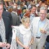 100 ehemalige Azubis kamen zur Geburtstagsfeier in den Rebstock Im Bild (von links) Hotelchef Christoph Unckell, Judith Vollmond, Bert Unckell und Rolf Schlereth (heute Sandertorbäck).
