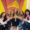 Sie wollten Nachfolgerin der Deutschen Weinkönigin Evelyn Schmidt (Mitte) aus Sachsen werden (von links): Andrea Köninger (Baden), Christina Wagner (Mittelrhein), Sarah Schmitt (Nahe), Irene Grusla (Sachsen), Marlies Dumbsky (Franken) und Michaela Hans (Rheingau).