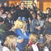 Mitten im Leben und unter den Schülern, so präsentierte sich Buchautor und Rollstuhlfahrer Felix Bernhard den Realschülern in Karlstadt. Er erzählte von seinen Pilgerreisen auf dem Jakobsweg.