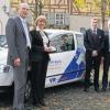 Spendenübergabe der VR-Bank: (von links) Vorstand Hans Beudert, Marion Samland (Leiterin des ambulanten Pflegedienstes), Filialdirektor Robert Kennaugh, Bürgermeister Helmut Blank und Karola Back (Leiterin des Juliusspitals Münnerstadt).