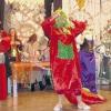 Drache Koks ist alles andere als begeistert über Tante Gittas Vorstellung vom „vorbildlichen Weihnachten“. Das Musical „Ritter Rost“ begeisterte aufs Neue wieder Jung und Alt.