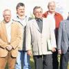Zum Ehrenmitglied ernannte die BGS-Kameradschaft Oerlenbach Jörg Peschel (Mitte), der den Verein seit 25 Jahren führt. Daneben wurden in der Jahresversammlung weitere Mitglieder für besondere Verdienste und langjährige Treue geehrt. Unser Foto zeigt (von links) den stellvertretenden Vorsitzenden Dieter Ott, Paul Semsch, Peter Friedrich, Roland Lutz, Jörg Peschel, Roland Seufert, Alfred Schmitt, Karlheinz Baldauf und Helmut Morper.