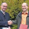 Georg Hansul, Kreisfachberater für Gartenkultur und Landespflege, begrüßte Manfred Burghardt vom Landesverband für Gartenbau und Landespflege in Bischofsheim. Burghardt leitete in der Hauswirtschaftsschule ein Seminar für Vereinsvorsitzende und Nachwuchskräfte.