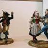 Zum Holzschnitzfiguren-Ensemble „Hochzeitszug“ im Fladunger Rhönmuseum gehören seit diesem Jahr auch Neuerwerbungen aus einem Bamberger Antiquitätengeschäft, darunter diese Tanzpaare. Sie entstanden um 1840 in Mühlfeld, fand der Würzburger Professor Wolfgang Brückner heraus.