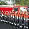 Nach der erfolgreichen Leistungsabzeichenprüfung war bei Daniel Würll (vorne rechts), Kommandant der Feuerwehr Rappershausen, und seiner Truppe die Anspannung der Freude gewichen. Erfreut waren auch die drei Prüfer und Bürgermeister Martin Balling (links) über die fitten Wehrleute.
