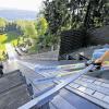 Waldkatzenbach (lsw)   Der zehnjährige Emanuel Eble sitzt auf dem Balken der Mattenschanze der Skizunft am Katzenbuckel in Waldbrunn-Waldkatzenbach (Neckar-Odenwald-Kreis). Am Katzenbuckel, einem 626 Meter hohen erloschenen Vulkan als höchster Erhebung des Mittelgebirges, hat der Skiverein zwei neue Sprungschanzen für Kinder und Jugendliche gebaut. Das neue Trainingszentrum soll junge Springer aus Hessen, Bayern und Baden-Württemberg anziehen.