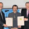 Vorreiter in Sachen Umweltschutz: der Neustadter Campingplatz-Inhaber Jürgen Klöckes (Mitte) mit Otto Ziegler (links), Leiter des Tourismusreferats im bayerischen Staatsministerium für Wirtschaft, Infrastruktur, Verkehr und Technologie, sowie Landesministerialrat Herbert Köpnick vom bayerischen Staatsministerium für Umwelt, Gesundheit und Verbraucherschutz.