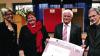 Üchtelhausen (rsf)   Beim Festakt zum Abschluss der Generalsanierung der Volksschule Schweinfurter Rhön haben Norbert Bulheller (von rechts) und Norbert Reuß eine Spende der Sparkasse Schweinfurt über 1000 Euro übergeben. Üchtelhausens Bürgermeisterin Birgit Göbhardt und Schulleiterin Karin Speidel nahmen die Spende mit Freude für weitere Anschaffungen in Empfang.