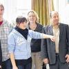 Ihre Firma stellten die Schüler zusammen mit Lehrerin Nicole Krieger (zweite von rechts) Unternehmensberater Robert Bauer vor.WOLFGANG DÜNNEBIER