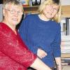 Christa Günther (links) war 17 Jahre lang Kirchenpflegerin in Zeitlofs. Pfarrerin Barbara Weichert wird sie an Silvester verabschieden.