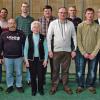Der TSV Wonfurt ehrte in der Jahreshauptversammlung langjährige Mitglieder. Für 25 Jahre Mitgliedschaft wurden ausgezeichnet: Jochen Reitwiesner, Margarete König, Michael Dietrich, Elfriede und Manfred Babel, Silke Bengel, Thomas Reitz, Sebastian Reitz, Elvira Braunreuter, Anette Kuhn, Yvonne Käb, Raimund Reder, Bernhard Firsching, Christian Helbig, Eva Ankenbrand und Frank Gebauer. Für 40-jährige Treue wurden geehrt: Klaus Ullmann, Horst Kachelrieß, Rita und Josef Markfelder, Norbert Rauschert, Rainer Settelein, Jürgen Fleischmann, Michael Opfermann und Norbert Ruck. Unser Bild zeigt (von links): Klaus Ullmann, Frank Gebauer, Norbert Rauschert, Michael Dietrich, Margarete König, Norbert Ruck, Manfred Babel, Horst Kachelrieß, Sebastian Reitz, den Vorsitzenden Karl-Heinz Wagenhäuser und die dritte Vorsitzende Kerstin Ankenbrand.