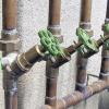 Dass bei extremem Frost Wasserleitungen oder Heizkörper platzen, gehört mit zu den Albträumen von Hausbesitzern.