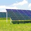 Acht Meter Abstand zwischen den Modulreihen und eine extensive Wiese: So soll der Solarpark der bos.ten AG in Zimmern aussehen.