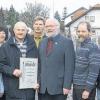 Die Geehrten des SV Erlenbach (von links): Udo Schappelrein, Christine Diener, 2. Vorsitzende Maria Fersch, Ehrenmitglied Konrad Altheimer, 2. Vorsitzender Anton Hofmann, Vorsitzender Klaus Dornbusch, Thomas Schwind, Gerhard Fersch und Bernd Löhlein.