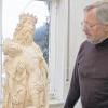 Lothar Bühner hat eine kleinere Nachbildung des Gnadenstuhls vom Münnerstädter Hochaltar angefertigt.