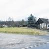 Die Vorplanung zur Nutzung dieser Freifläche am Mühlenweg für ein Gebäude zur Seniorenbetreuung war Stein des Anstoßes bei der Rechnungsprüfung für das Jahr 2006 der Gemeinde Erlenbach. Die Planungskosten sollten jetzt den Investoren verrechnet werden, was bisher jedoch nicht geschah.