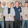 Thomas Schmitt, Martin Sebold (vorne von links), Wolfgang Dietz (vorne rechts) und Jürgen Goldbach (nicht im Bild) wurden von der Feuerwehr Fladungen für 25 Jahre aktiven Feuerwehrdienst geehrt. Hanns Rath (vorne Zweiter von rechts) erhielt eine Vereinsauszeichnung für seine 20-jährige Tätigkeit als Vereinsbote. Es gratulierten (hinten von links): Vereinsvorsitzender Matthias Görig, der scheidende Kommandant Peter Weiß, dessen Nachfolger Bertram Feulner und Bürgermeister Robert Müller.