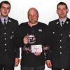 Für 25 Jahre wurde bei der Feuerwehr Leutershausen Jürgen Schäfer (Mitte) vom Kommandanten Georg Moret (rechts) und Tobias Haun geehrt.