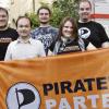 Die unterfränkischen Kapitäne der Piratenpartei: (von links) Markus Heurung (politischer Geschäftsführer und Bundestags-Direktkandidat), Mirko Gasparovic (stellvertretender Bezirksvorsitzender), Johannes Müller (Bezirksvorsitzender), Sabrina Weider (Generalsekretärin) und Dominik Wombacher (Schatzmeister).