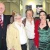 Für langjährige Zusammenarbeit gratulierten Hans Michelbach (links), Vorsitzender des Festspielvereins Gemünden, und Bürgermeister Georg Ondrasch (rechts) Charly Pabst (20 Jahre als Schauspieler dabei), Horst Gurski (zehn Jahre künstlerischer Leiter) und Karin Offensberger (20 Jahre als Schauspielerin dabei).