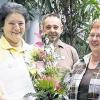(ari)   Seit 25 Jahren arbeitet Brigitte Stumpf (links im Bild) bei der Caritas. Ab 1. Mai 1984 war sie im Caritas-Alten- und Pflegeheim St. Bruno in Haßfurt, seit Juni 2007 ist sie im Caritas-Altenservicezentrum St. Martin in Hofheim tätig. Heimleiterin Irene Kassulke und ihr direkter Vorgesetzter Andreas Dirschbacher gratulierten und bedankten sich für die langjährige Mitarbeit.