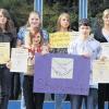 Aus den Händen von Rektor Gerhard Heller erhielten die frisch gebackenen Streitschlichter der Volksschule Frammersbach ihre Urkunden. Unser Bild zeigt: (hinten, von links) Ausbildungsleiterin Jutta Krug, Monja Heeb, Michelle Reis, Tanja Väthjunker, Laura Reinhart, Rebecca Noll sowie (vorne, von links) Sissy Amrhein und Julian Merz.