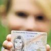 Zeigt her Euren Ausweis: Wenn der Pass abgelaufen ist, gibt es meist ein freundliches Anschreiben vom Amt. Im Kitzinger Rathaus muss man jedoch sofort eine Strafe zahlen.