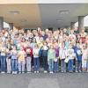 Die Preisträger des Wettbewerbs „Känguru der Mathematik 2009“ an der Karlstadter Grundschule. Rechts außen Schulleiter Ingo Matschullis, davor mit dem grünen T-Shirt (für den größten Känguru-Sprung) Laurentia Lechner. Jana Köhler fehlte wegen Erkrankung.