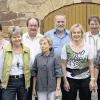 (mg)   Der Frankenwinheimer Schülerjahrgang 1953/54 hat sich am Samstag zum gemütlichen Nachmittag in der Weinstube Kunzmann getroffen. Dabei wurden viele alte Geschichten ausgetauscht. Der Höhepunkt war abends der Besuch des Weinlabyrinths in Falkenstein. Die Organisation lag in Händen von Valentin Förster. Die Klassenlehrer Günter Ballinger und Heinz Köpl konnten dem Treffen nicht beiwohnen, ebenso zwölf der 17 Schulkameraden. Im Bild (von links) Organisator Valentin Förster, Maria Pfaffel (geborene Dittmann), Doris Schmidt (Laufer), Leo Rehberger, Monika Hartmann, Helmut Förster, Maria Wächter (Erk), Ernst Plettner, Anna Radler (Barthel) und Otto Kunzmann. Auf dem Bild fehlen Werner Vollmuth und Joachim Kratschmer.