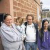 Gott sei Dank vorbei: Familie Müller mit Nicole (von links), Pia, Siegfried und Anna-Lena atmet auf. Das Hochwasser hatte ihr Haus in Zellingen fest im Griff. Sie wollen nun eine anderen Wohnung suchen.