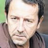Sucht Liebe: Kommissar Adamsberg (Jean-Hugues Anglade).
