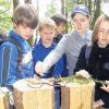 Biologieunterricht vor Ort: Verantwortung im Umgang mit der Natur zu tragen und den Waldkreislauf mit allen Sinnen zu erleben, lernten die Realschülerinnen und -schüler der sechsten Klassen bei den Waldprojekttagen.