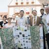 Die neuen Spessartbund-Wanderkarten für Gemünden und Umgebung präsentierten (von links): Jürgen Obert, Inge Albert, Heidrun Schuck, Julian Bruhn, Dr. Oliver Kaiser, Landrat Thomas Schiebel, Klaus Eymann, Bürgermeister Georg Ondrasch, Jürgen Jung und Helmut Winter.
