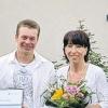 Zum Betriebsjubiläum gratulierte (von links) Firmenchef Horst Kohlhepp seinem Mitarbeiter Jürgen Diemer mit Ehefrau Manuela. Auch Christian Kohlhepp gratulierte.