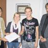 Die Hermann-Lietz-Schule aus Haubinda wird fünf Schulklassen in das Schulgebäude nach Trappstadt auslagern. In der Sitzung des Marktgemeinderates überreichten die Schüler Julia Hurler und Benno Wünsche zusammen mit dem Schulleiter Bernhard Werner den Mietvertrag an Bürgermeister Kurt Mauer.