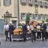 In der Kirche Maria Magdalena in Althausen fand am Freitag das Requiem für Pfarrer Felix Funk statt. Er war im Alter von 87 Jahren gestorben. Seit 1992 war er Pfarrer im Ruhestand in Althausen. An seinem Pfarrhaus vorbei führte der Trauerzug mit dem Sarg zum Friedhof.