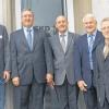 Gemeinsame Freude über die Eröffnung der renovierten und vergrößerten Geschäftsstelle der SKD BKK in Karlstadt: von links Christoph Kimmel (Leiter der Geschäftsstelle Karlstadt), Hermann Weber (Vorstand), Paul Kruck (Bürgermeister Stadt Karlstadt), Ernst Lang (Vorsitzender des Verwaltungsrates) sowie Hildebert Steigerwald (Geschäftsführer Düker GmbH & Co. KG).