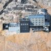 Die Umweltforschungsstation Schneefernerhaus auf der Zugspitze: Arbeitsort für die Firma Gernert aus Röthlein. Seit einigen Wochen arbeiten deren Monteure unter ungewöhnlichen Bedingungen – auf knapp 3000 Metern Höhe..