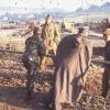 Ost-West-Begegnung: Zwei Grenzaufklärer der DDR im Gespräch mit einem Zöllner und einem amerikanischen Soldaten an der ehemaligen Grenzsperre zwischen Melpers und Oberfladungen fotografierte Bernhard Seifert aus Fladungen vor 20 Jahren.