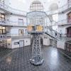 Ein Innenhof in der Justizvollzugsanstalt (JVA) in Mannheim. Seit Tagen glühen in dem Gefängnis die Telefondrähte, mehrere hundert Menschen haben sich bereits für eine Besichtigung am „Tag der offenen Tür“ am kommenden Wochenende Oktober) angemeldet.