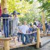 Seit kurzem schmückt ein Piratenschiff den Althäuser Spielplatz. Klar, dass die kleinen Freibeuter das von der Elterninitiative geschaffene Spielgerät sofort enterten.