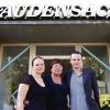 Margrit Kleinhenz und ihre Kinder Jennifer und Fabian werden noch bis zum 30. September für ihre Gäste im Hotel und Restaurant Laudensack in Bad Bocklet da sein. Dann wird das Haus geschlossen, die Chefin muss aus gesundheitlichen Gründen aufgeben.