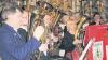 Nach dem Konzert von Musikkapelle und Singkreis in Rödelmaier besuchten die Zuhörer noch den Weihnachtsmarkt.