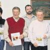 Für besonders schönen Blumenschmuck am Haus prämierte die Eigenheimervereinigung Thüngen einige Anwesen. Bürgermeister Klaus Enzmann (rechts) unterstütze die Aktion wieder mit einem Zuschuss der Gemeinde. Im Bild von links Elisabeth Steinmetz (Vorsitzende), Anna Müller, Diana Köhler, Rudolf Deivel, Gerhard Schneider, Helmut Cappelmann, Flamur Sylejmani und Bürgermeister Klaus Enzmann.